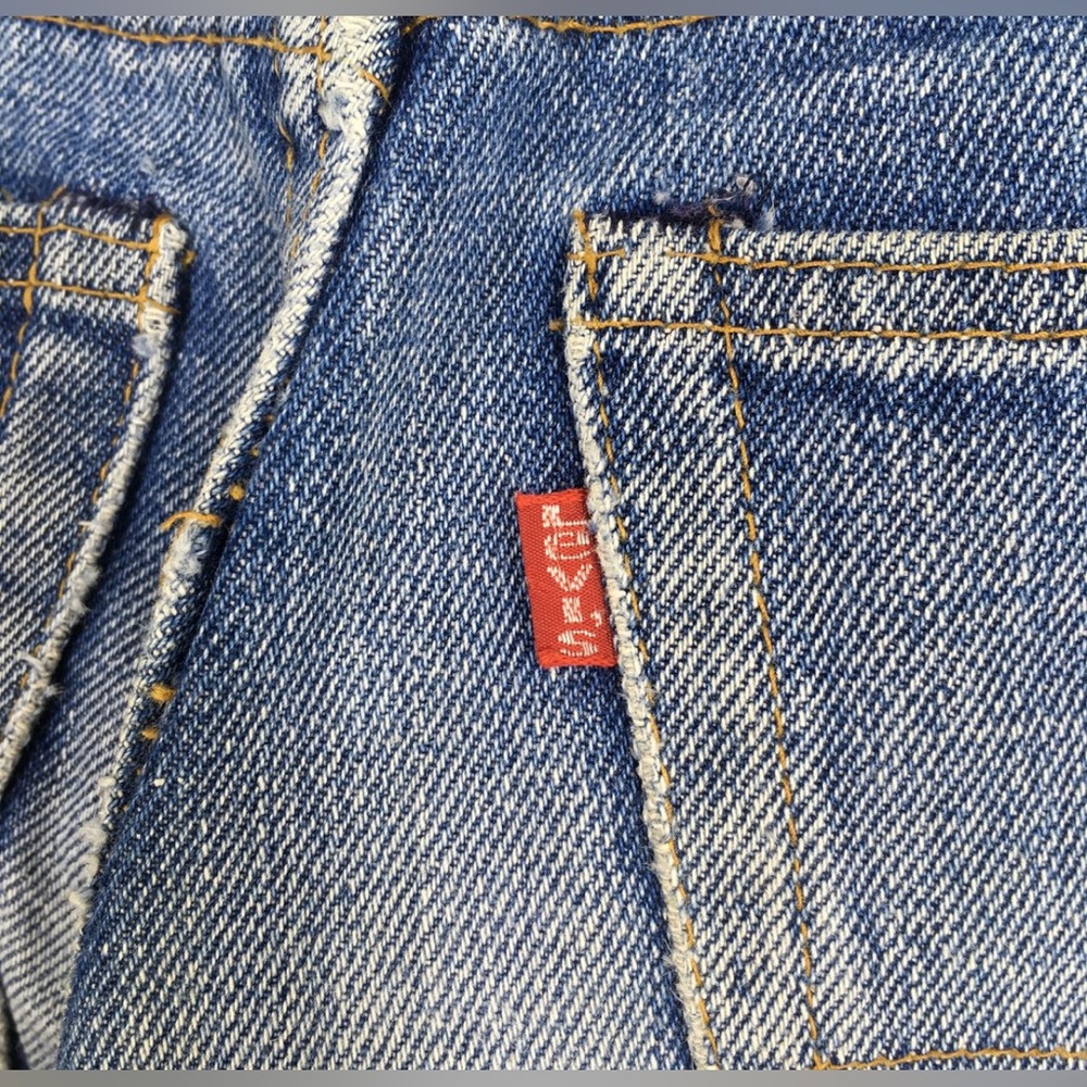 Vintage Levi’s Jeans - Picture 6 of 12